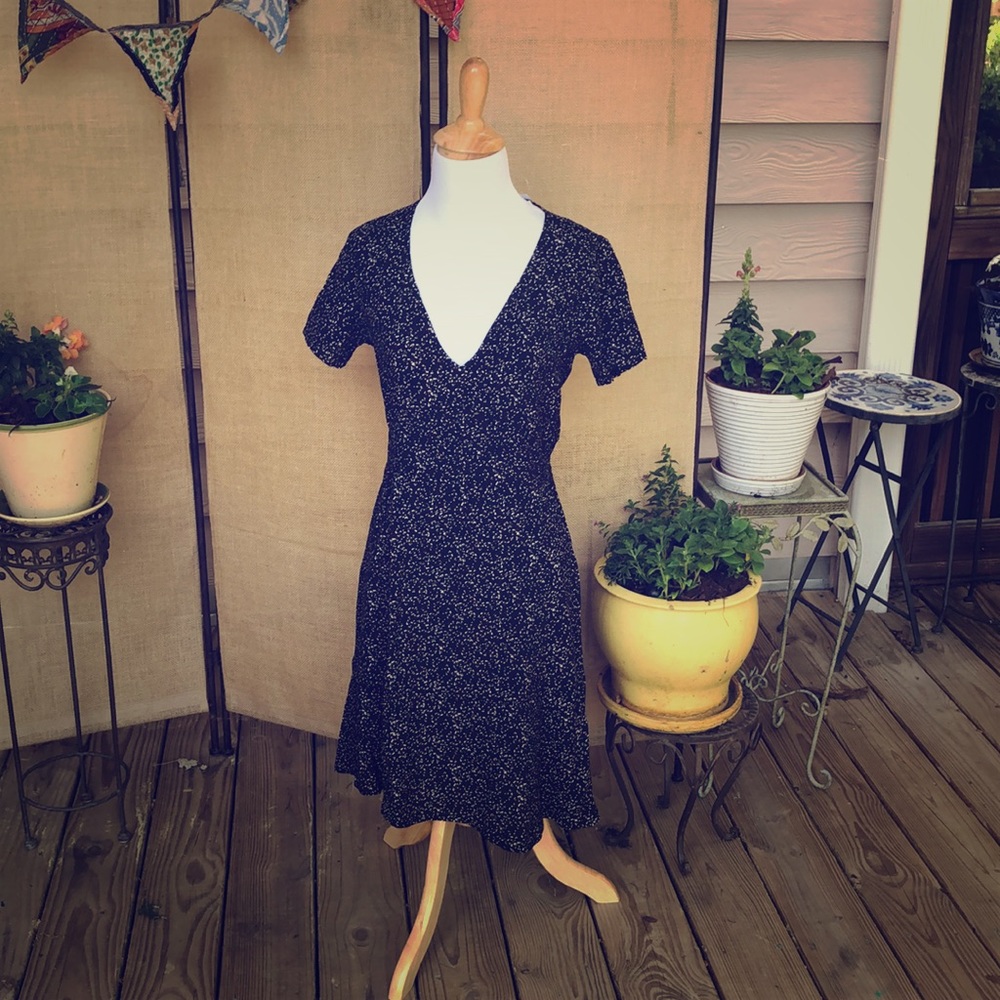 New GAP Black Fit and Flare Dress Size 2